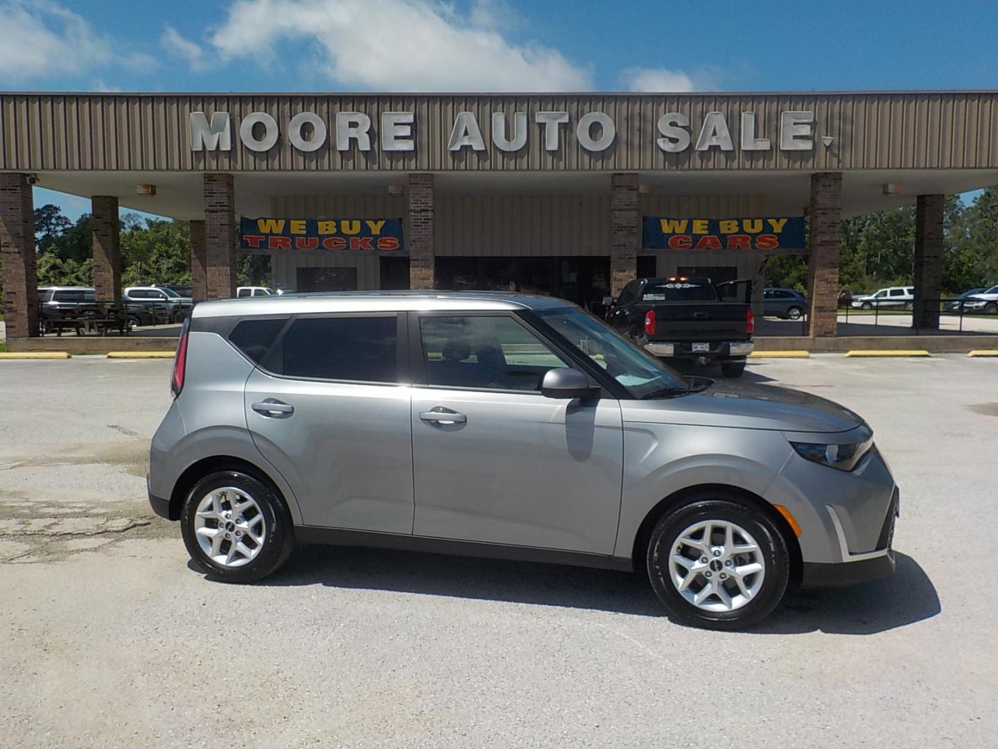 2023 Gray /Black Kia Soul (KNDJ23AU6P7) with an 4 CYL engine, CVT transmission, located at 1617 W Church Street, Livingston, TX, 77351, (936) 327-3600, 30.710995, -94.951157 - ONE OWNER!! LOW MILES!! - Photo#0